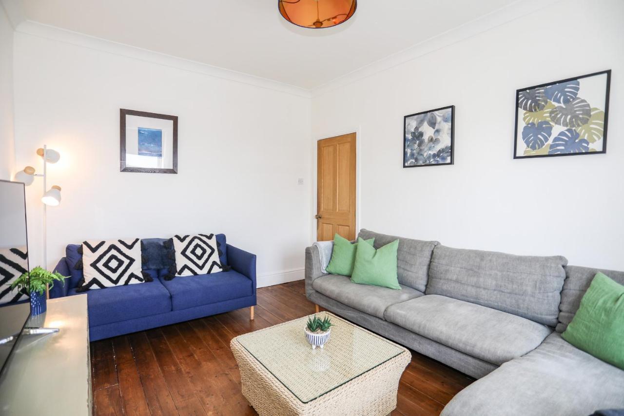 Вилла Bryn Tirion - Penrhynside Конви Экстерьер фото