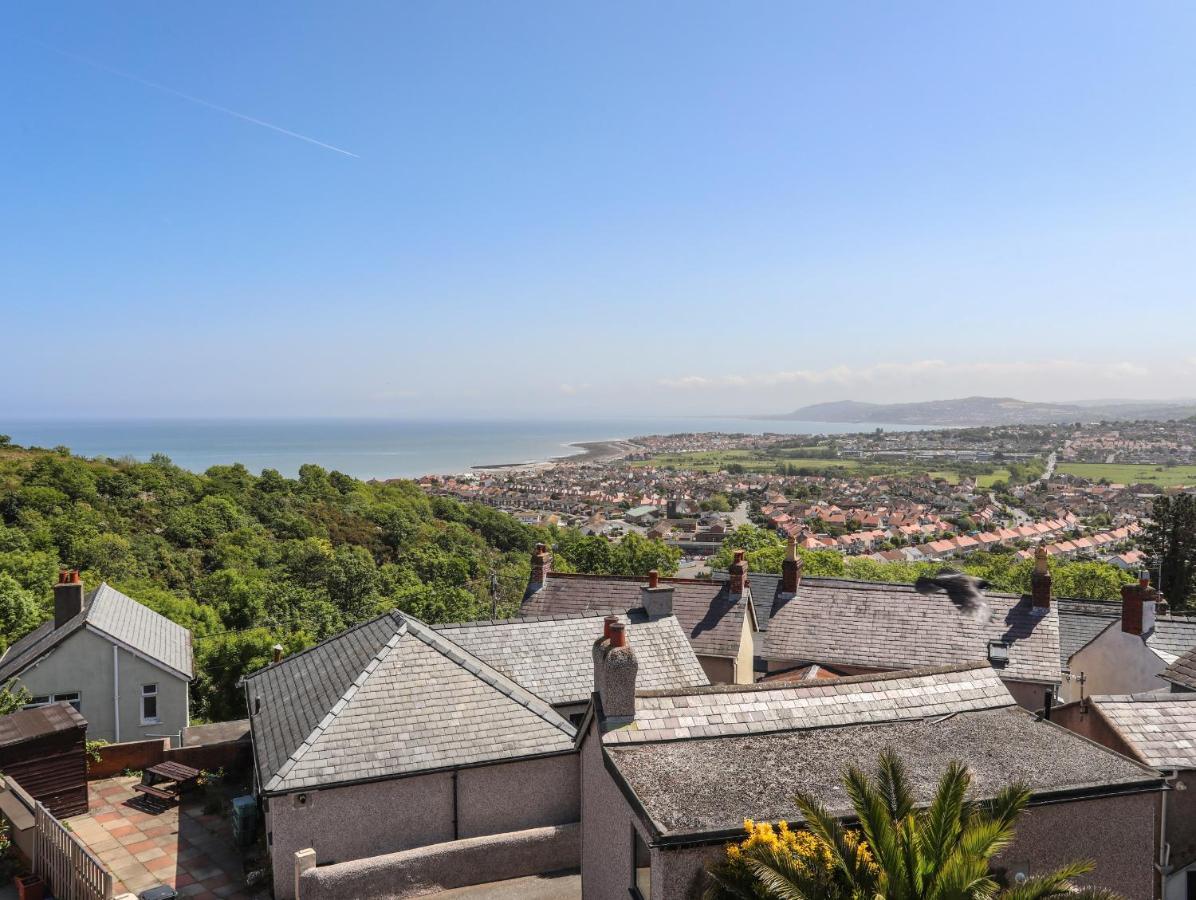 Вилла Bryn Tirion - Penrhynside Конви Экстерьер фото