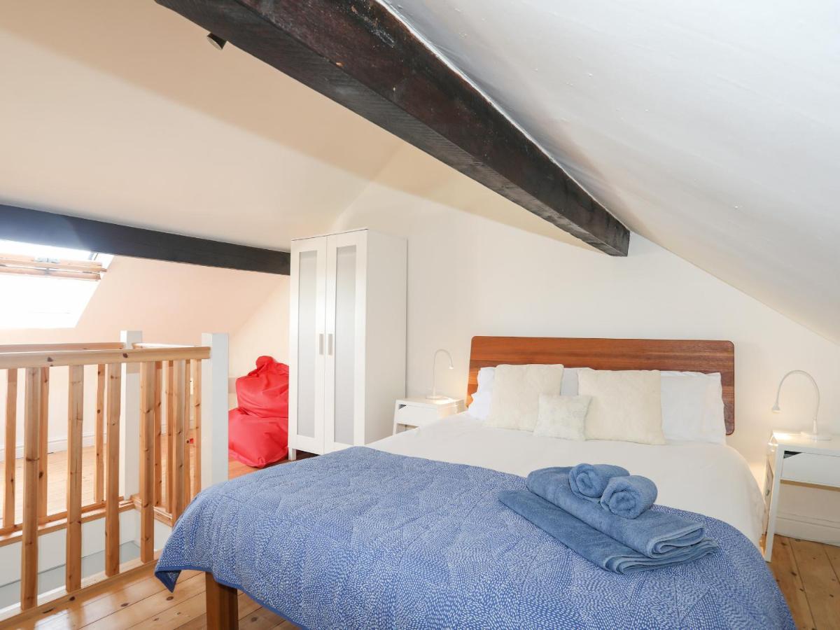 Вилла Bryn Tirion - Penrhynside Конви Экстерьер фото