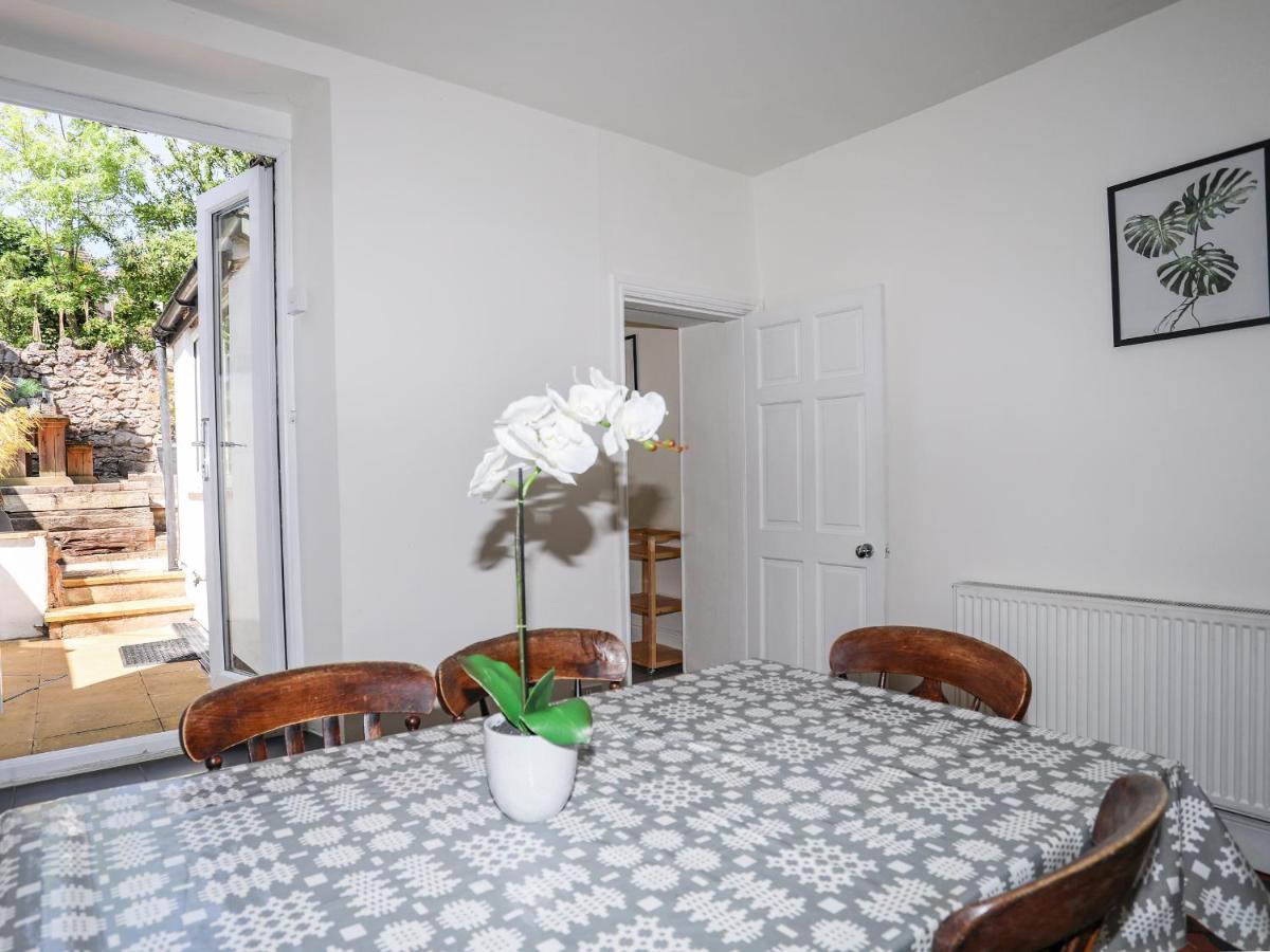 Вилла Bryn Tirion - Penrhynside Конви Экстерьер фото