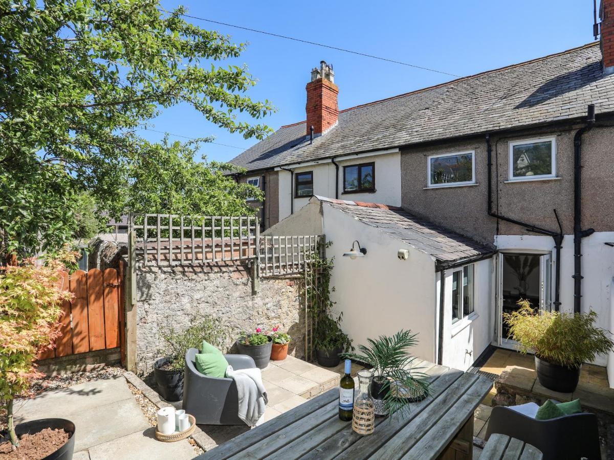 Вилла Bryn Tirion - Penrhynside Конви Экстерьер фото